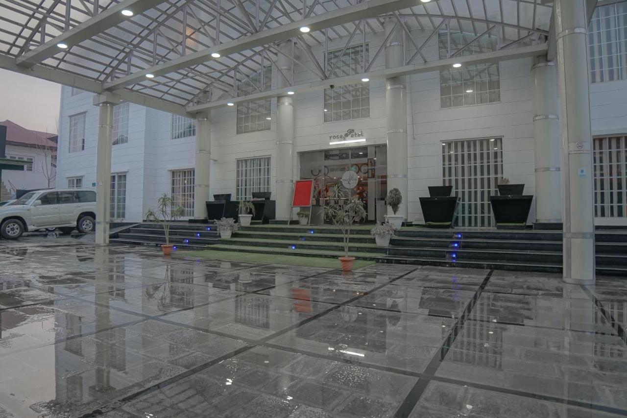 Hotel Rose Petal Srinagar Ngoại thất bức ảnh