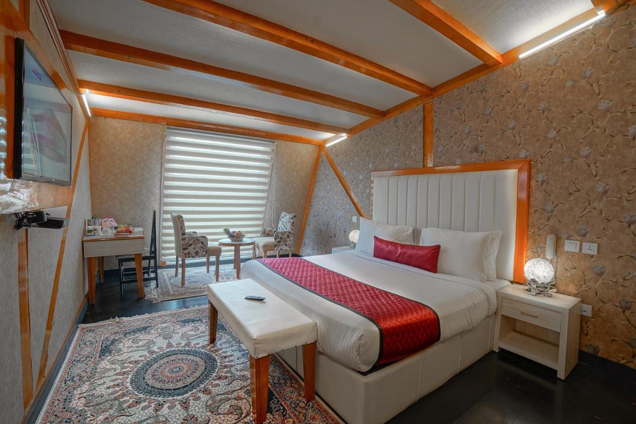 Hotel Rose Petal Srinagar Ngoại thất bức ảnh