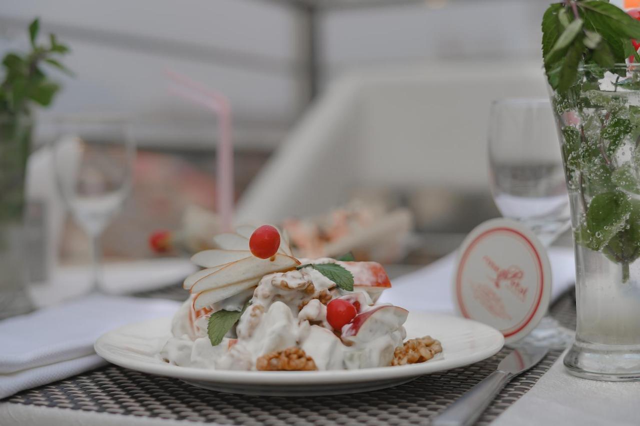 Hotel Rose Petal Srinagar Ngoại thất bức ảnh