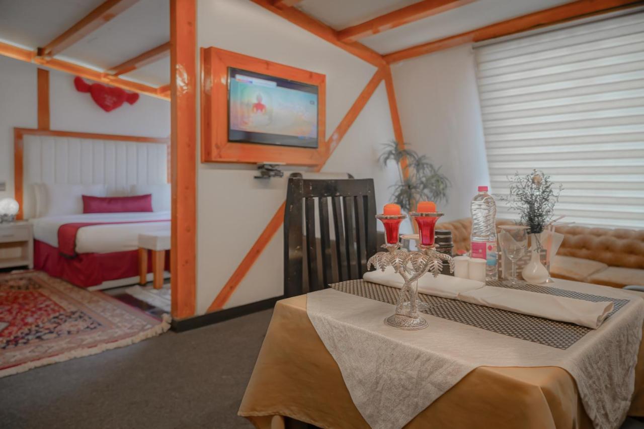 Hotel Rose Petal Srinagar Ngoại thất bức ảnh