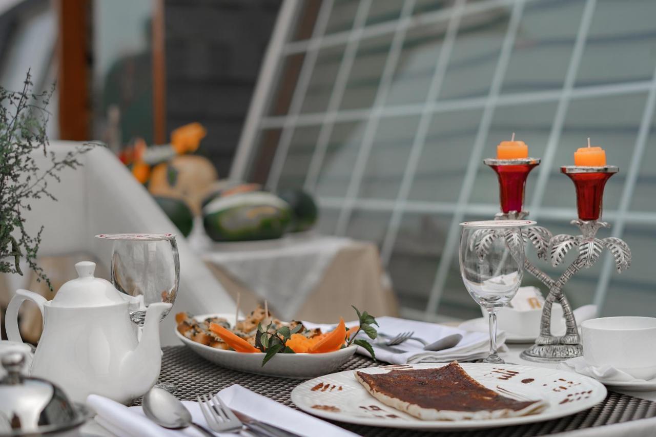Hotel Rose Petal Srinagar Ngoại thất bức ảnh