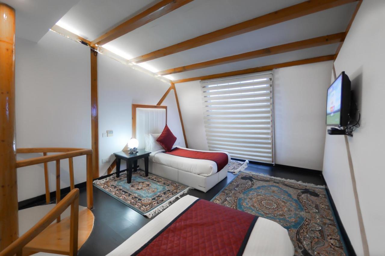 Hotel Rose Petal Srinagar Ngoại thất bức ảnh