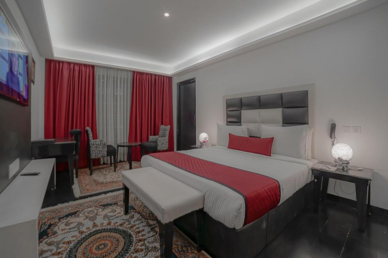 Hotel Rose Petal Srinagar Ngoại thất bức ảnh