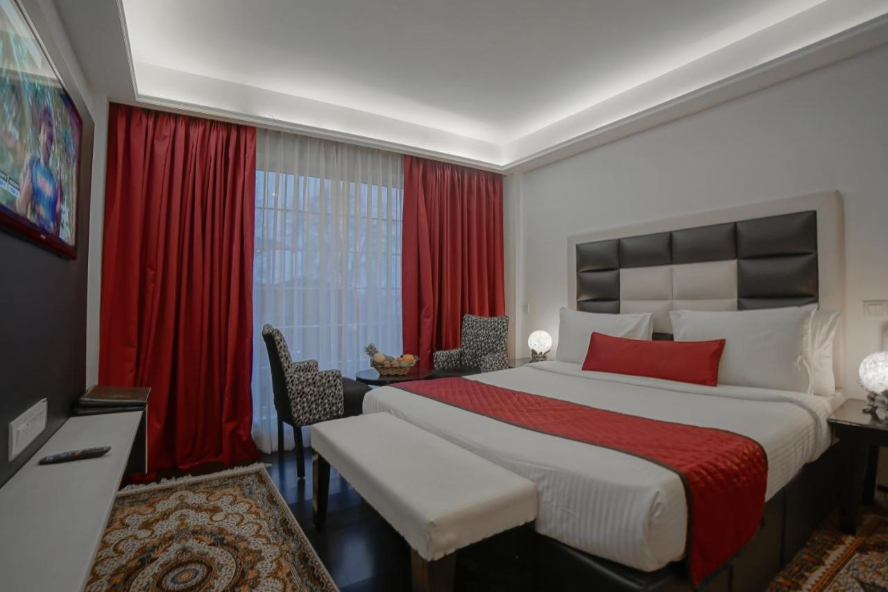 Hotel Rose Petal Srinagar Ngoại thất bức ảnh
