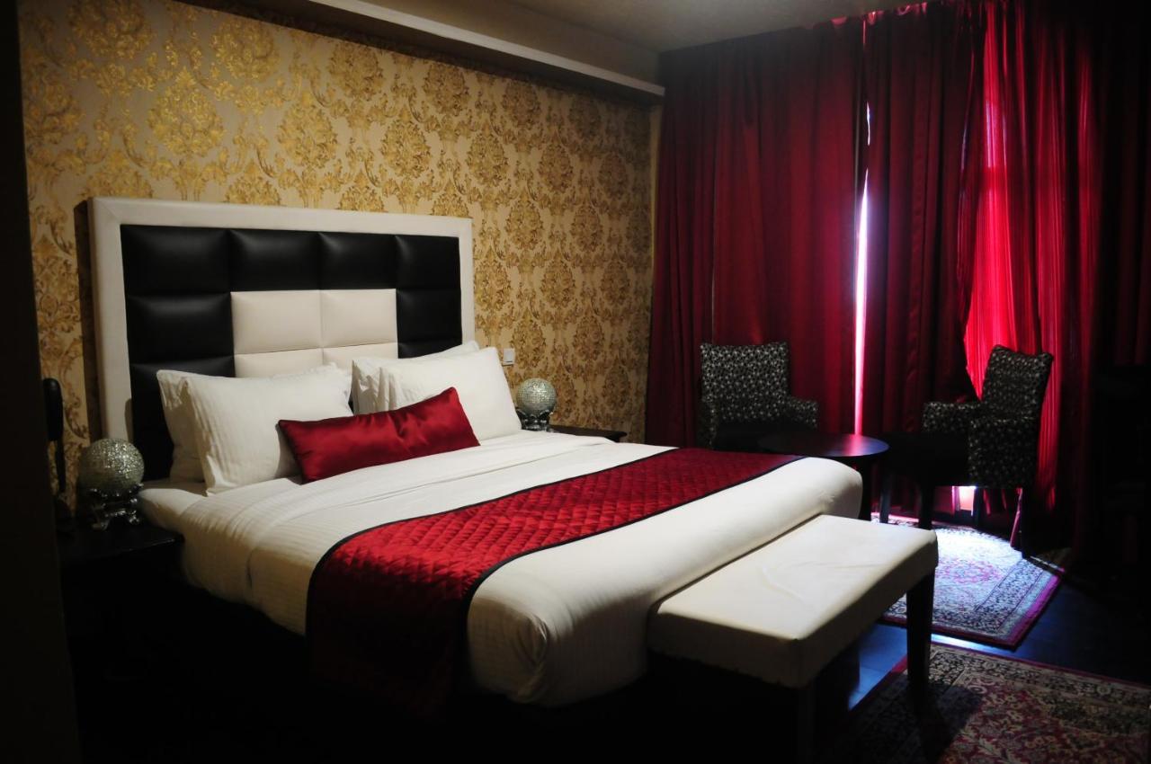Hotel Rose Petal Srinagar Ngoại thất bức ảnh